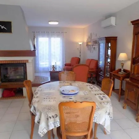 Holiday home Maison Saint-palais-sur-mer, 4 Pieces, 6 Personnes - Fr-1-305a-35 *