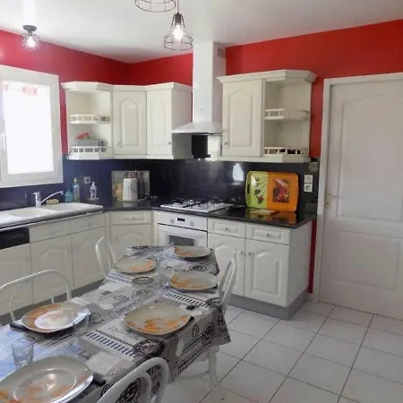 Maison Saint-palais-sur-mer, 4 Pieces, 6 Personnes - Fr-1-305a-35 Holiday home *